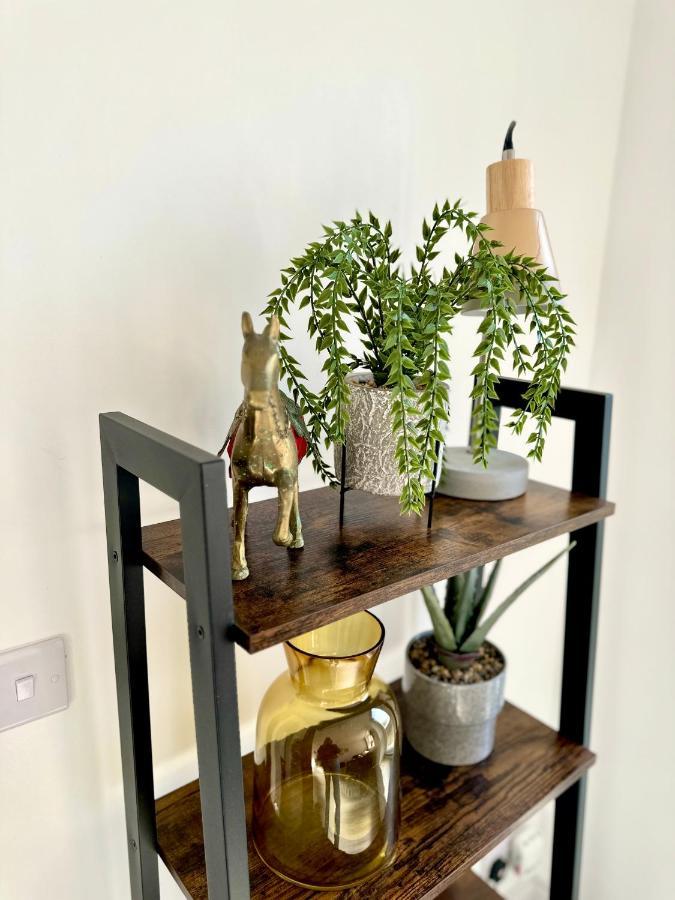 Cosy One Bedroom Apartment 트로브리지 외부 사진