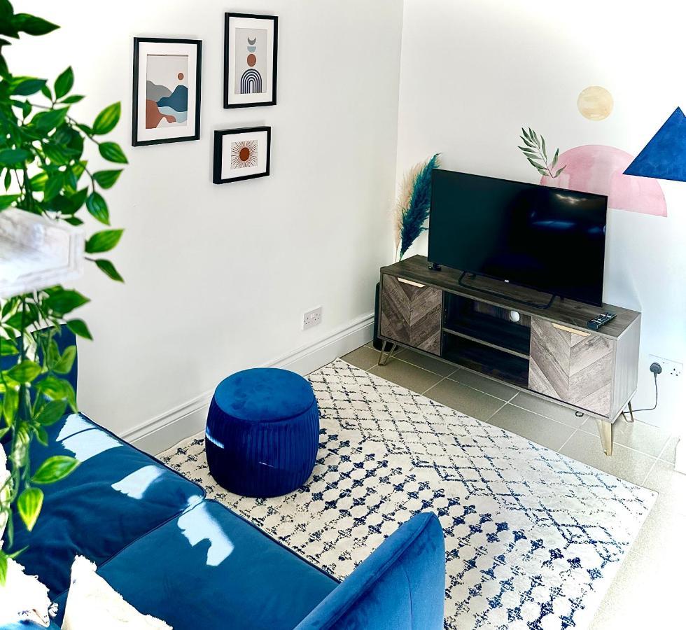 Cosy One Bedroom Apartment 트로브리지 외부 사진